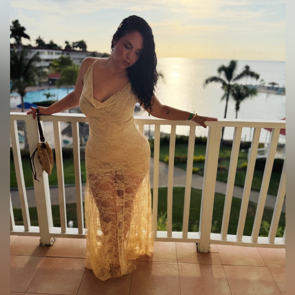 Elegant Lace Maxi Dress in Cream